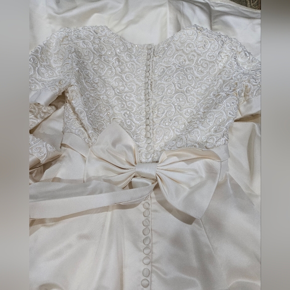 Moda Donatella Short Sleeve Wedding Gown with Emroidered Bodice - Picture 12 of 14